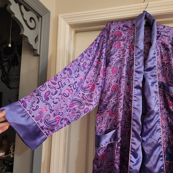Vintage Fernando Sanchez Robe - Picture 3 of 12